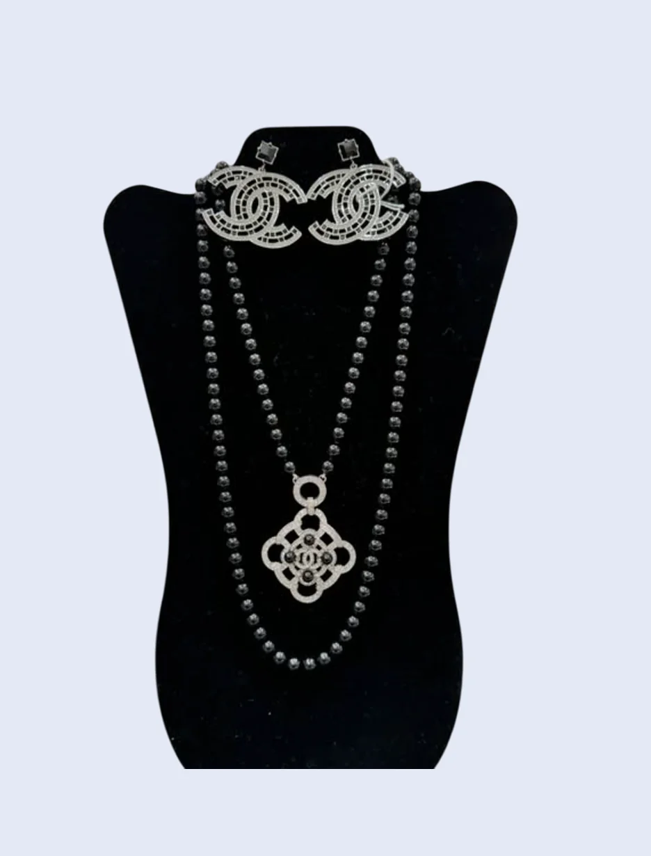 Vintage Chanel Women's Necklace