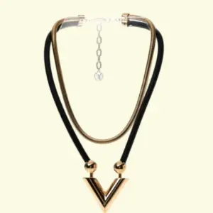 Iv Women's Necklace