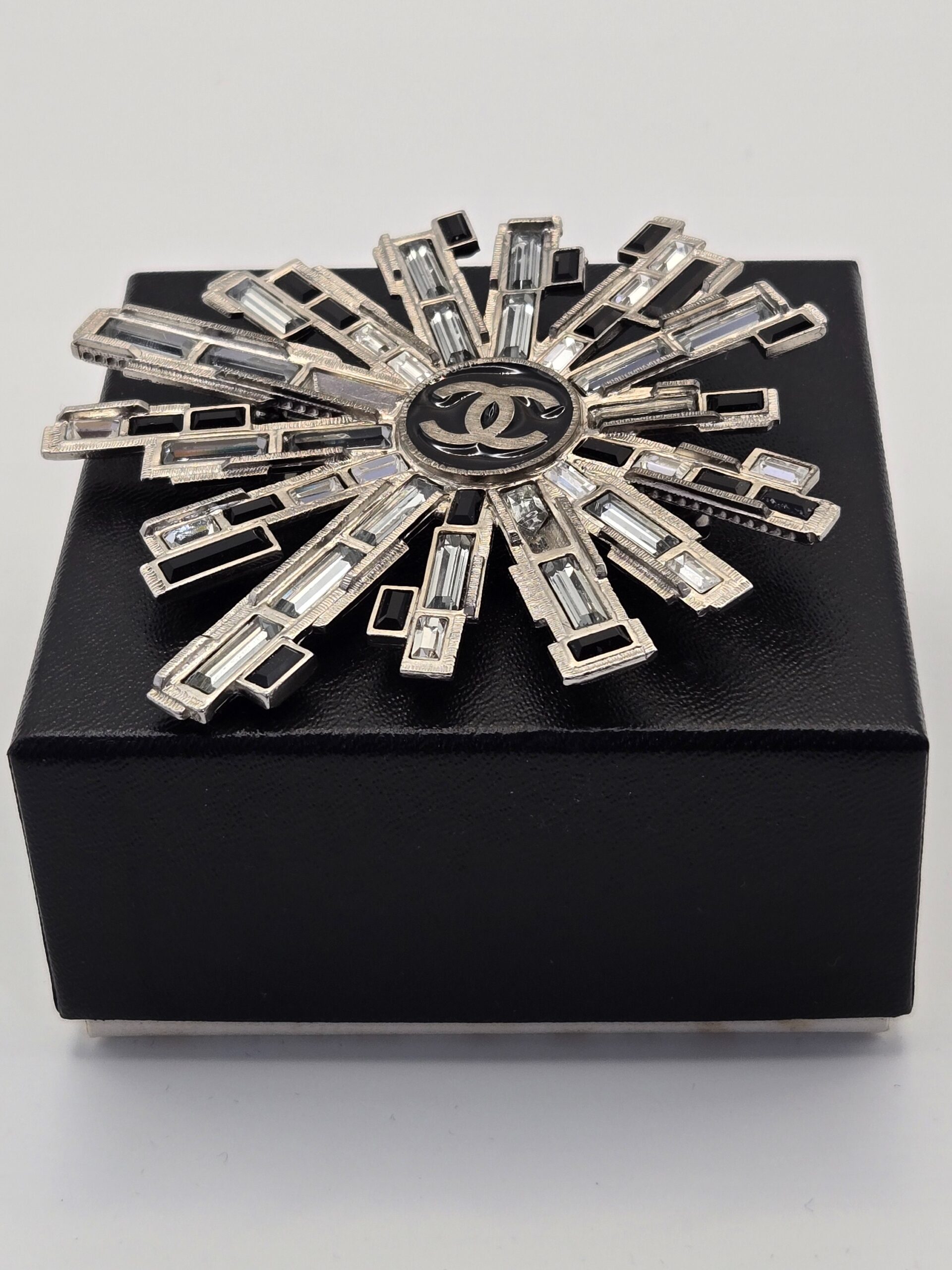 Chanel Crystal Burst Brooch 05A 3"