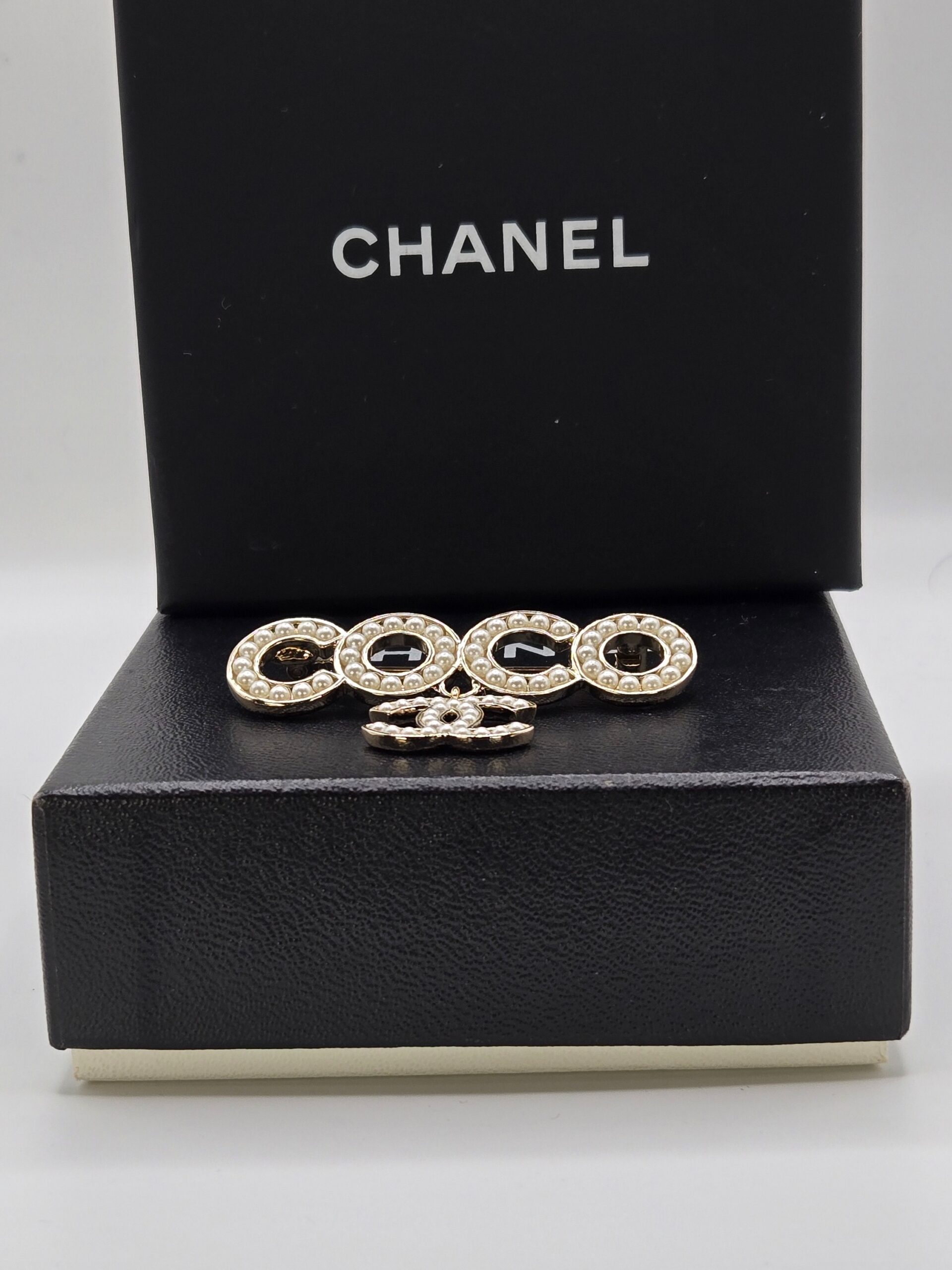 Chanel 21S Coco Brooch