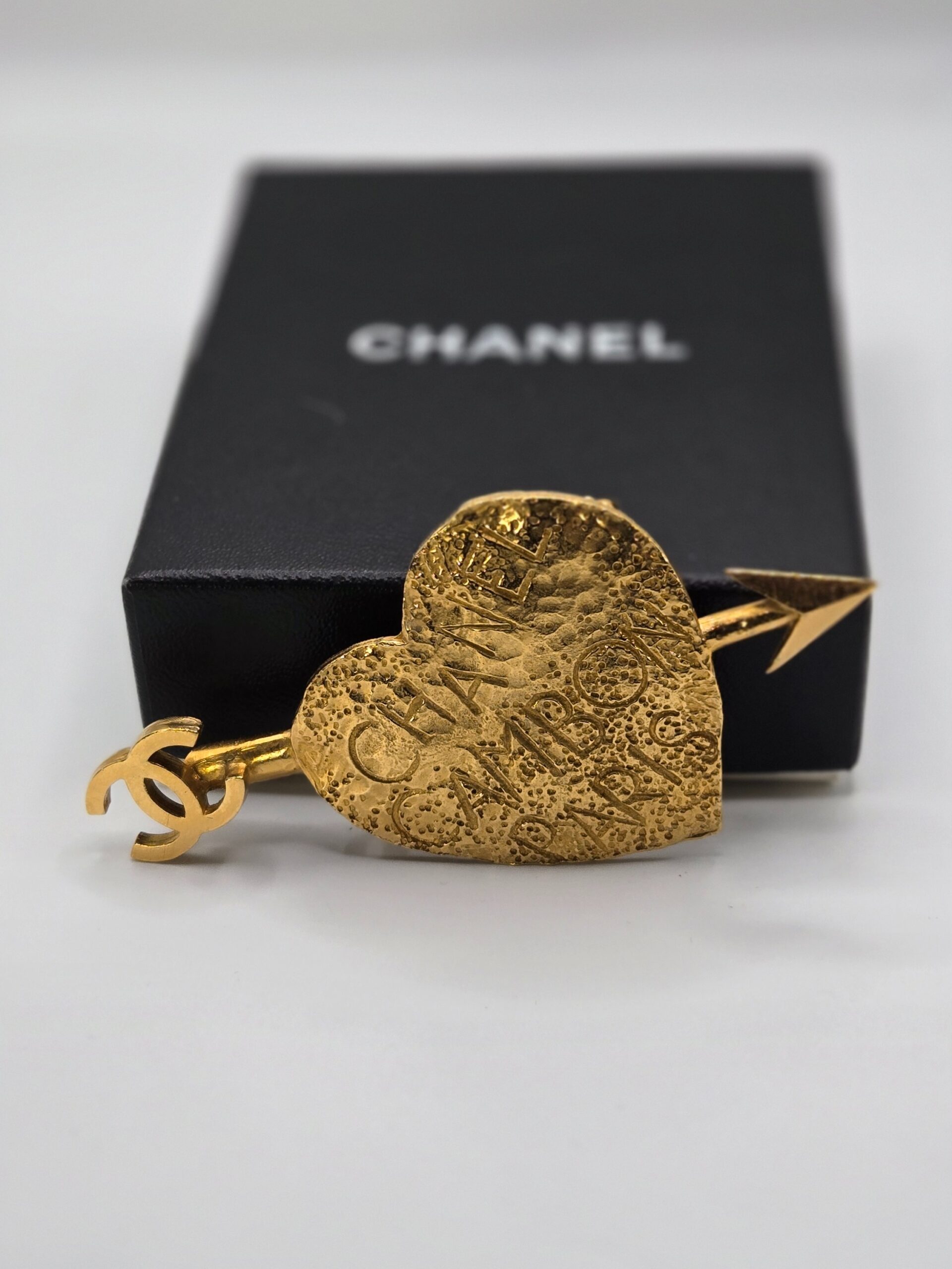 Chanel 993P Heart/Arrow Brooch