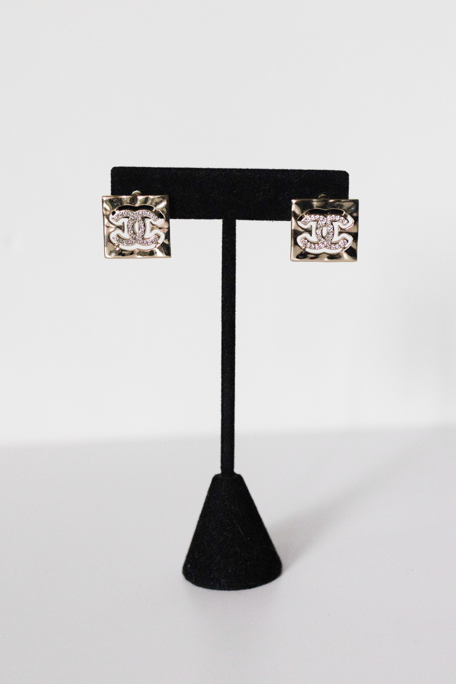 Chanel B22S Square Crystal CC Stud Earrings – 0.7″